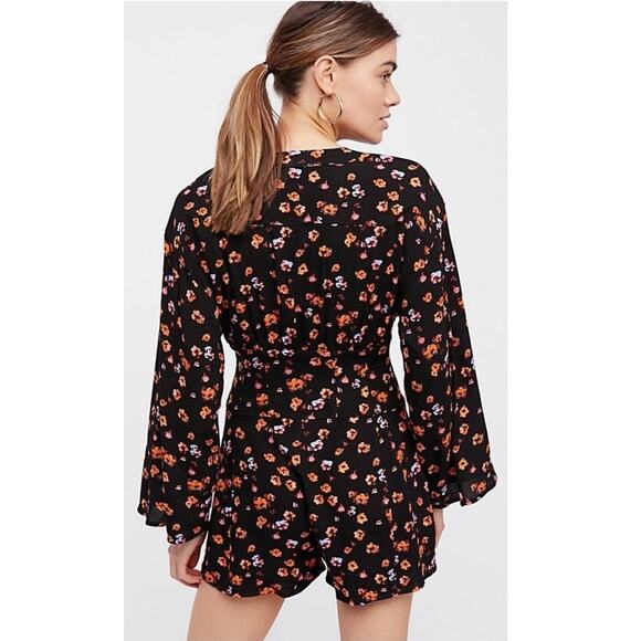 FREE PEOPLE L'amour Floral Long Sleeve V Neckline Button Down Romper New 2 Black - Picture 7 of 10